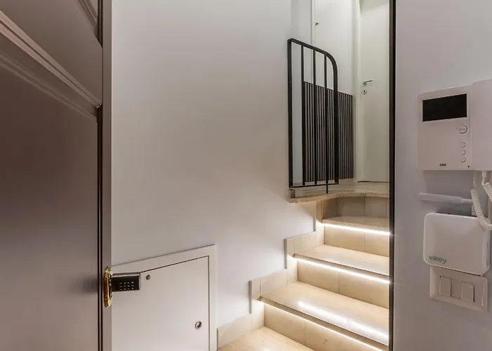 Guesthost - Scala Santa Apartment